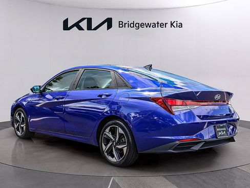 Used 2023 Hyundai Elantra SEL w/ Convenience Package FWD image 4