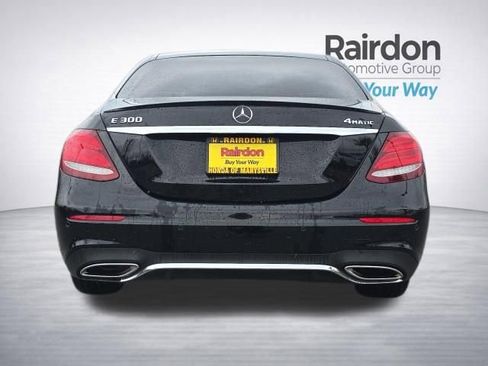 Used 2017 Mercedes-Benz E 300 4MATIC image 7