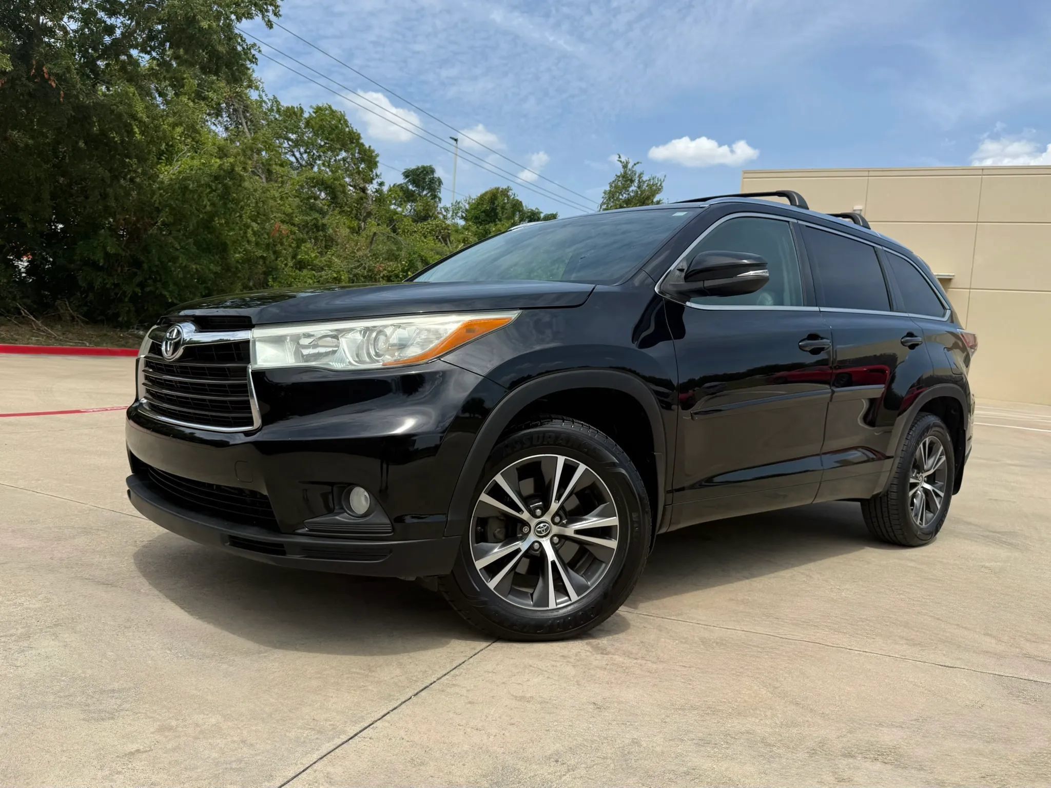 Used 2016 Toyota Highlander XLE w/ Protection Package #3 AWD/4WD image 16