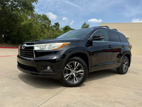 Used 2016 Toyota Highlander XLE w/ Protection Package #3 AWD/4WD image 16