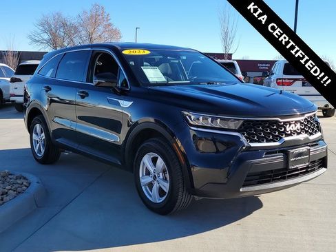 Used 2023 Kia Sorento LX image 4