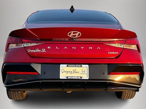 Used 2024 Hyundai Elantra Limited image 6