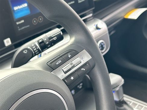 New 2026 Hyundai Kona SE image 23
