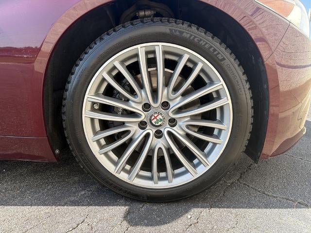 Used 2017 Alfa Romeo Giulia Ti AWD/4WD image 12