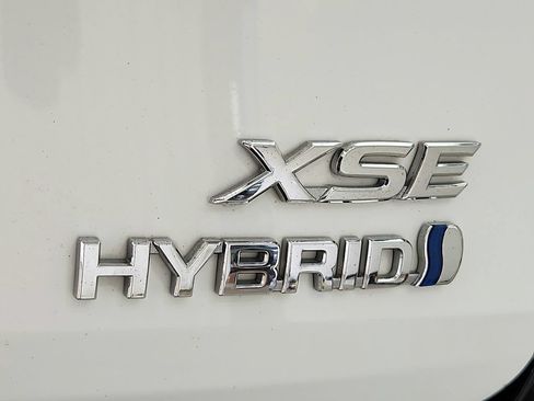 Used 2021 Toyota Sienna XSE FWD image 35