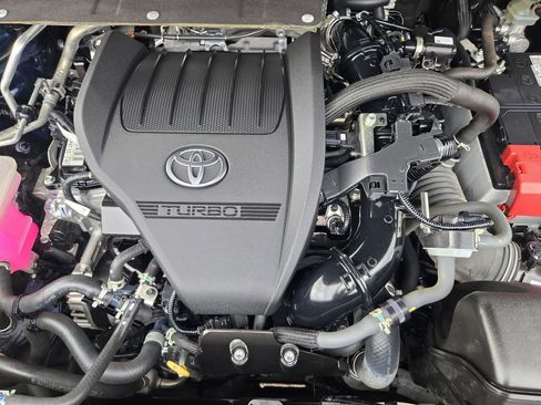 Used 2023 Toyota Highlander XLE image 32