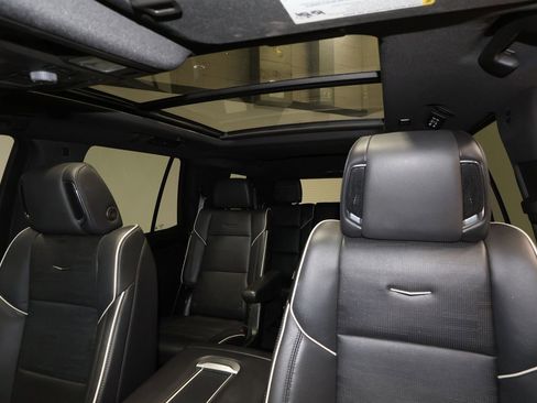 Certified 2024 Cadillac Escalade Sport w/ LPO, ONYX Package image 20