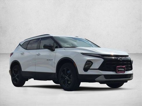 New 2026 Chevrolet Blazer LT w/ Midnight/Sport Edition FWD image 3