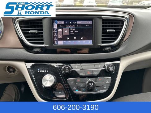 Used 2024 Chrysler Voyager LX image 14