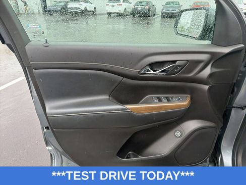 Used 2020 GMC Acadia SLE w/ Driver Convenience Package FWD image 10