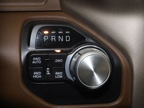 Used 2020 RAM 1500 Laramie AWD/4WD image 7