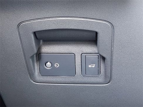 New 2025 Land Rover Range Rover Velar Dynamic SE image 21