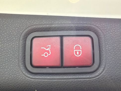Used 2017 Mercedes-Benz E 300 image 19