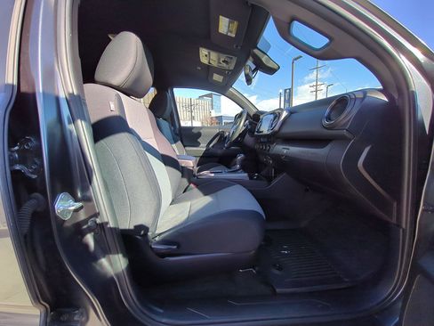 Used 2023 Toyota Tacoma TRD Off-Road image 33