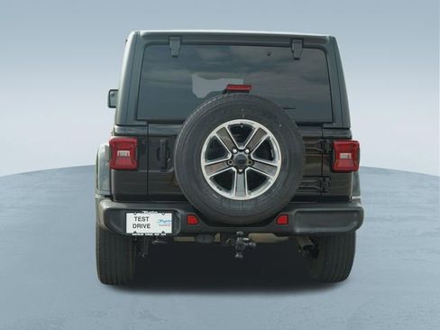 Used 2021 Jeep Wrangler Unlimited Sahara w/ LED Lighting Group AWD/4WD image 8