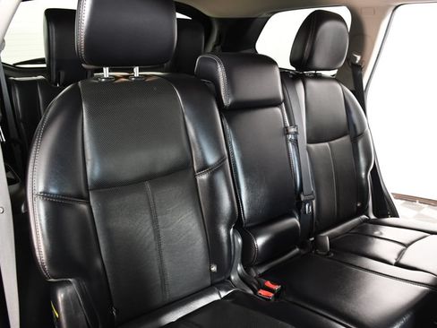 Used 2017 Nissan Pathfinder Platinum w/ Family Entertainment Package AWD/4WD image 23