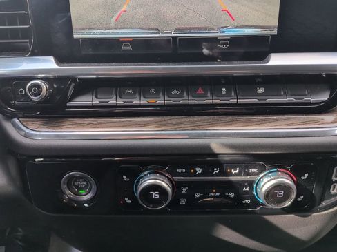 Used 2024 GMC Sierra 1500 Elevation image 16