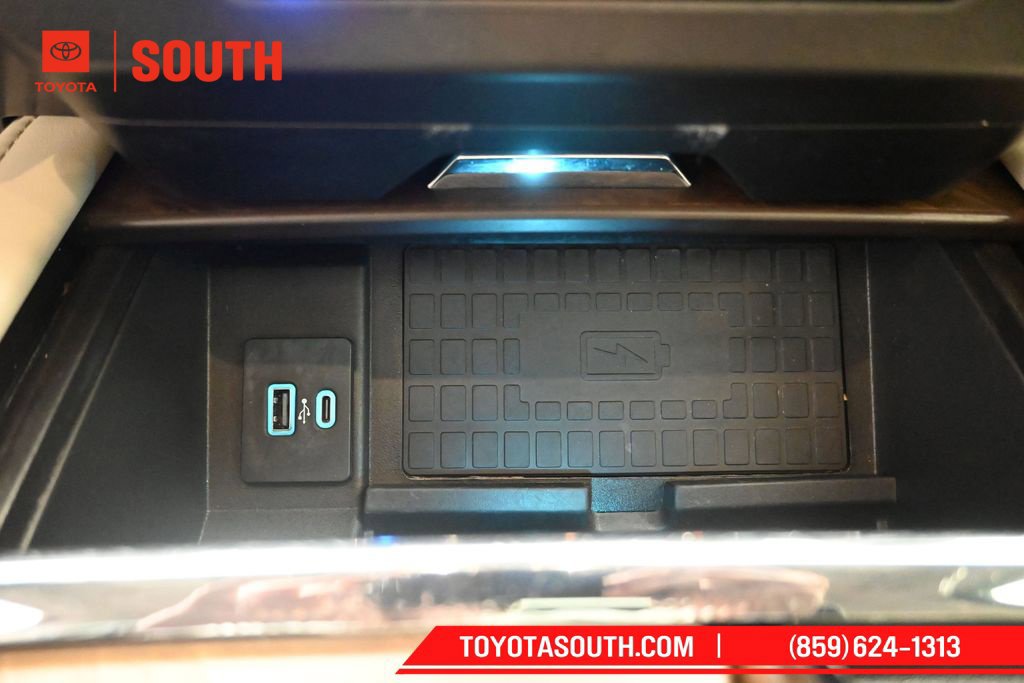 Used 2021 Ford Expedition Platinum AWD/4WD image 19
