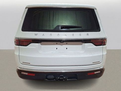 Used 2023 Jeep Wagoneer Series III w/ Premium Group I image 4