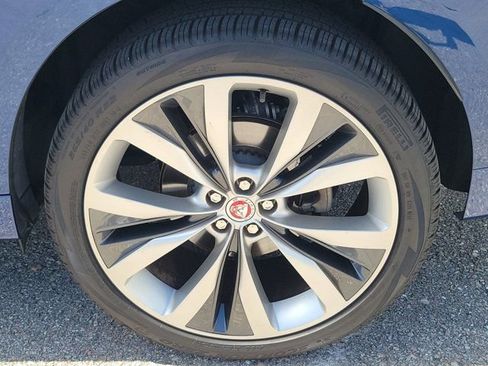 Used 2021 Jaguar F-PACE R-Dynamic S image 12