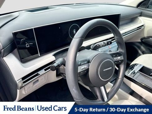 Used 2025 Hyundai Tucson Limited image 11