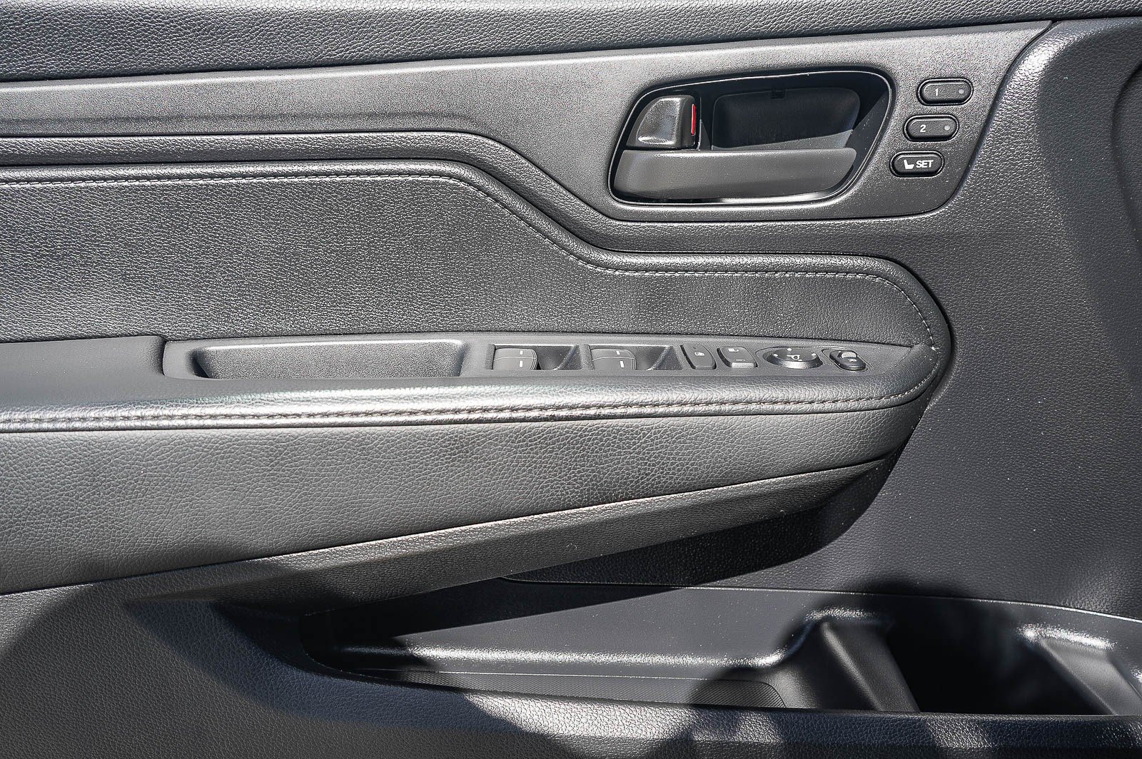 Used 2025 Honda Odyssey Sport-L image 23