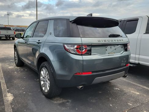 Used 2017 Land Rover Discovery Sport SE image 4