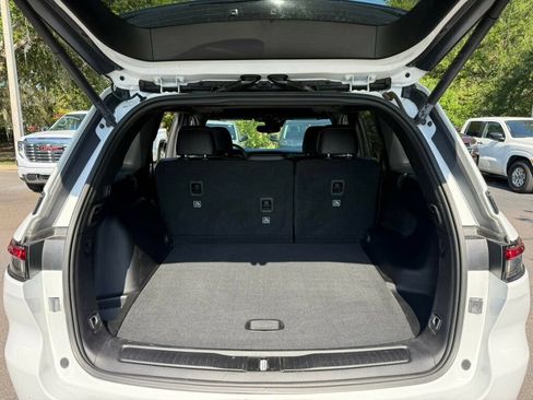 Used 2023 Jeep Grand Cherokee Altitude RWD image 9