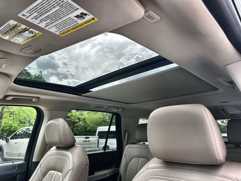 Used 2024 Ford Expedition Limited RWD image 19
