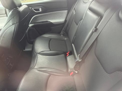 Used 2023 Jeep Compass Latitude w/ Convenience Group AWD/4WD image 21