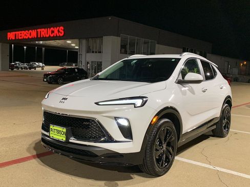 Used 2024 Buick Encore GX Sport Touring image 5