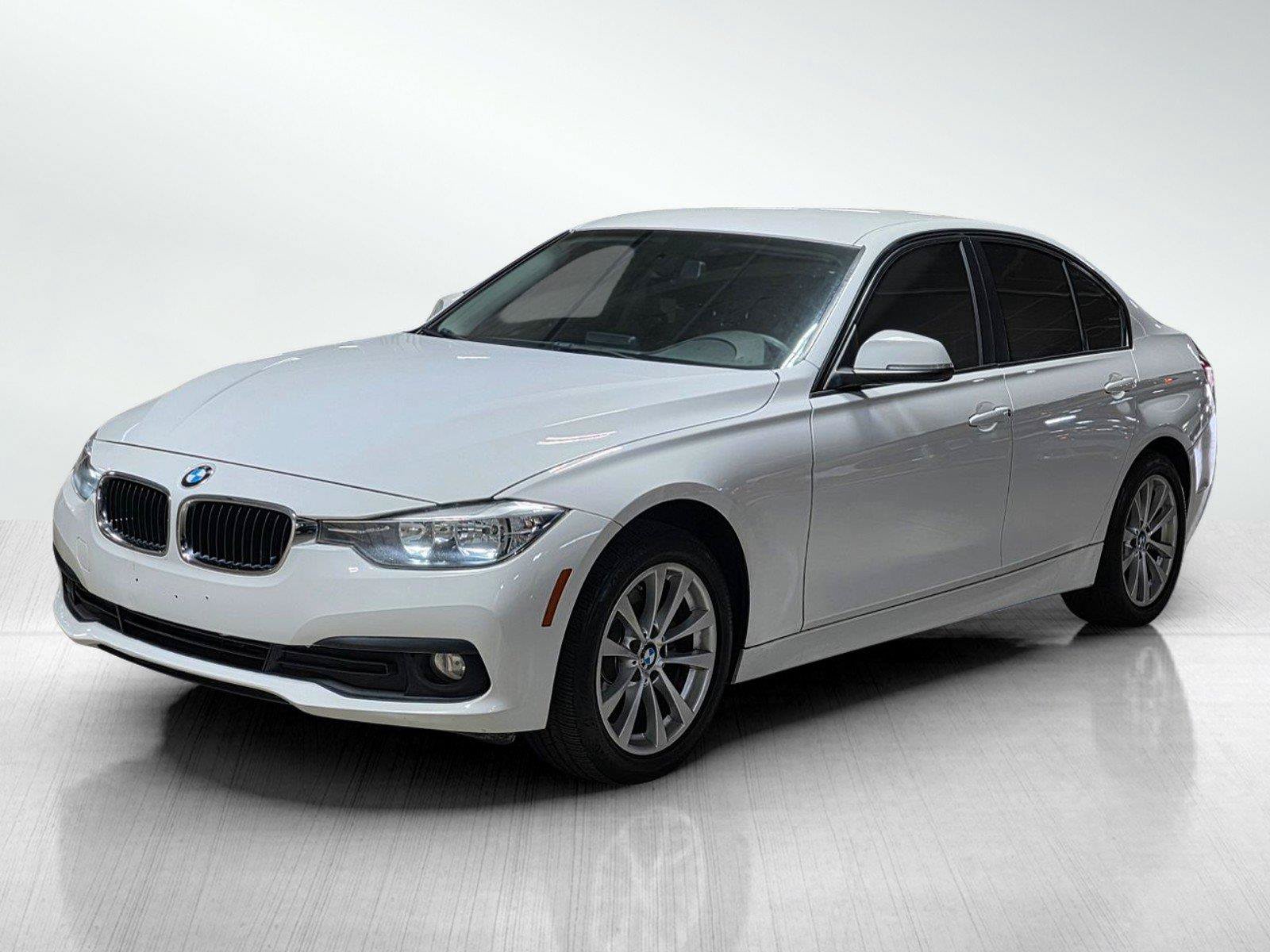 Used 2016 BMW 320i Sedan RWD image 3