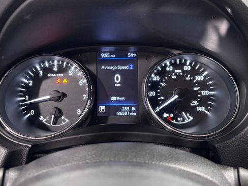 Used 2018 Nissan Rogue SV AWD/4WD image 14