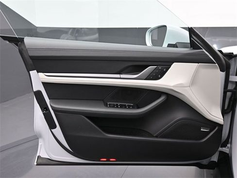 New 2025 Porsche Taycan image 14