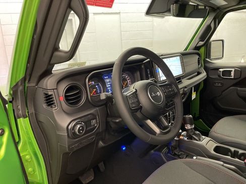 New 2025 Jeep Gladiator Rubicon w/ Safety Group image 15