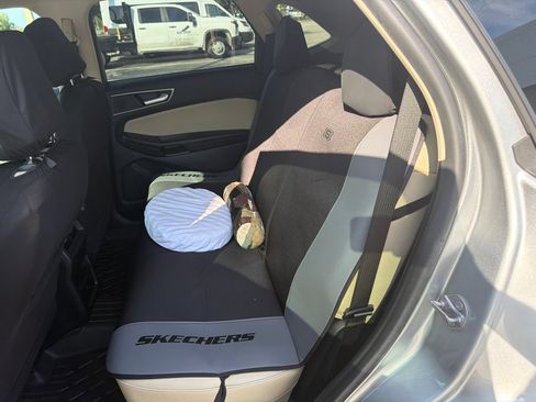 Used 2024 Ford Edge SEL AWD/4WD image 15