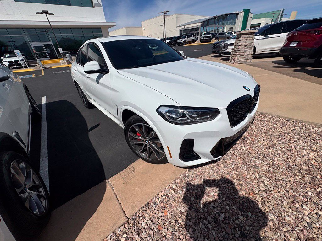 Used 2022 BMW X4 xDrive30i w/ M Sport Package 2 AWD/4WD image 3
