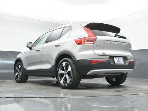 Used 2025 Volvo XC40 B5 Plus AWD/4WD image 40