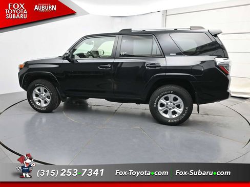 Used 2022 Toyota 4Runner SR5 Premium w/ Moonroof Package AWD/4WD image 19