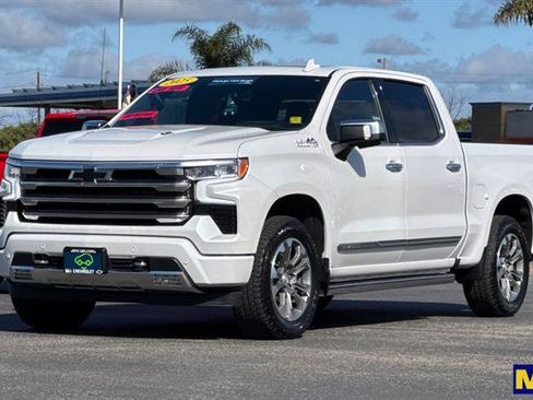 Used 2025 Chevrolet Silverado 1500 High Country w/ Technology Package AWD/4WD image 8