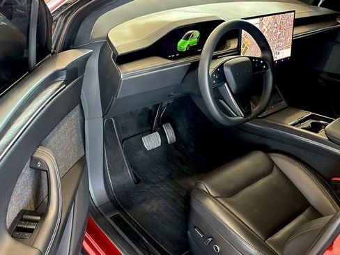 Used 2024 Tesla Model X image 10