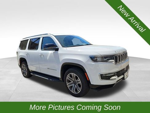Used 2024 Jeep Wagoneer Series II w/ Flexible Seating Group image 1