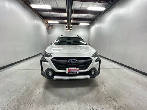 Used 2024 Subaru Outback Touring AWD/4WD image 3