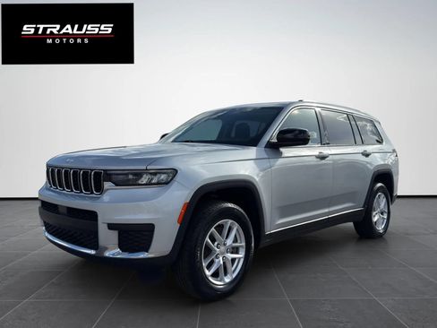 Used 2023 Jeep Grand Cherokee L Laredo AWD/4WD image 4