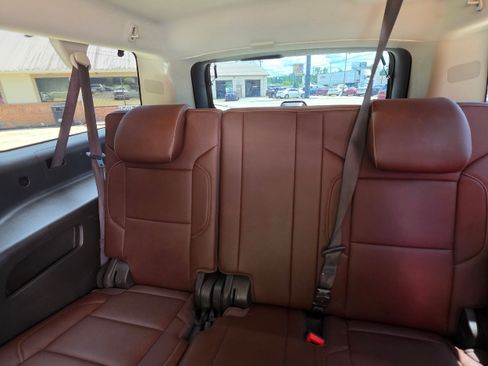 Used 2018 Chevrolet Suburban Premier AWD/4WD image 28