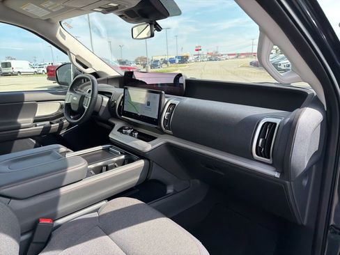 Certified 2025 Ford Expedition Active AWD/4WD image 23