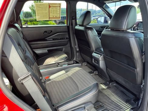 Used 2024 Nissan Pathfinder Rock Creek AWD/4WD image 28