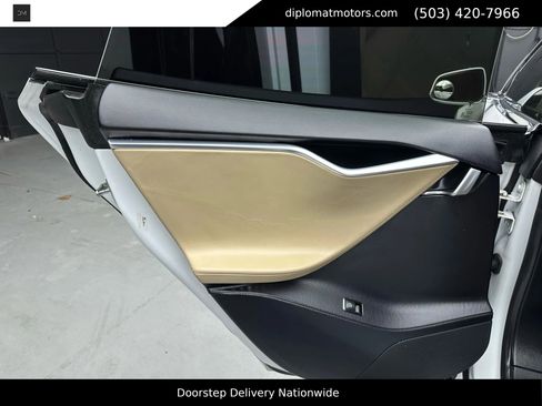 Used 2013 Tesla Model S Performance image 25