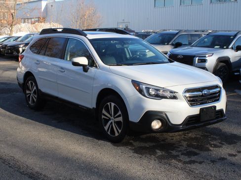 Used 2019 Subaru Outback 2.5i Limited image 3