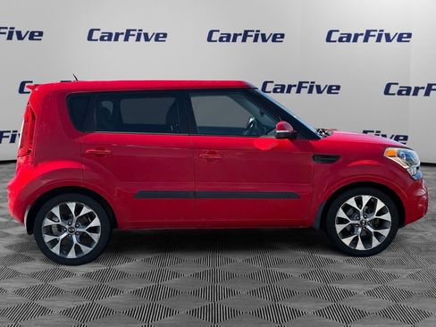 Used 2013 Kia Soul ! w/ Premium Pkg image 4